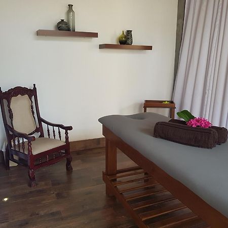 Camelot Beach Hotel Negombo Kültér fotó