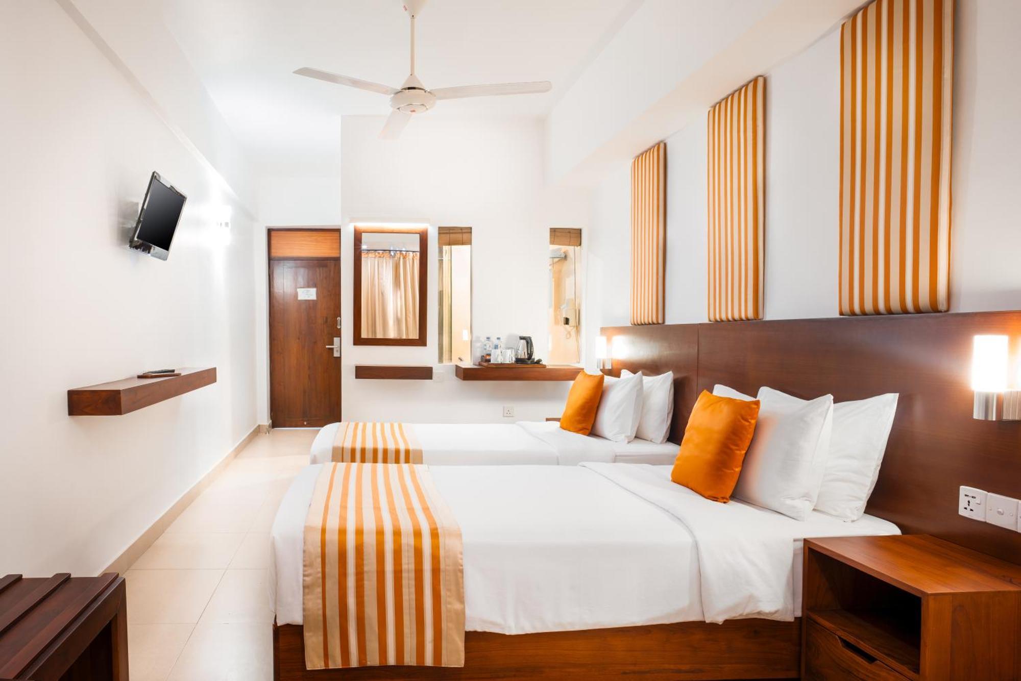 Camelot Beach Hotel Negombo Kültér fotó