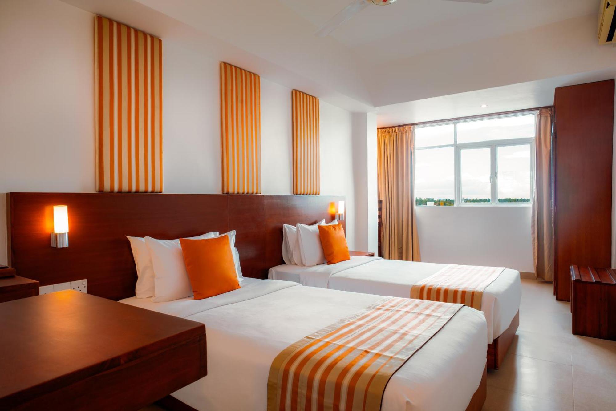 Camelot Beach Hotel Negombo Kültér fotó